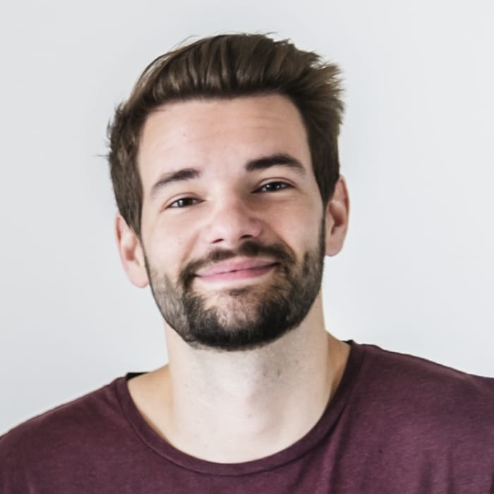 Ava Mitchell, Customer